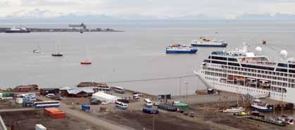 Bykaia er et trafikknutepunkt for cruisetrafikken til og fra Longyearbyen, både de store skipene med flere tusen passasjerer og dagcruiserne som gjør Isfjorden.