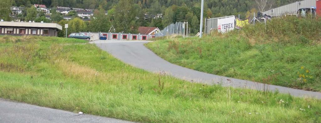 Slikt areal har i konsekvensutredningssammenheng liten verdi (plener og veikanter), eller ingen relevans for temaet (bygninger og veier).