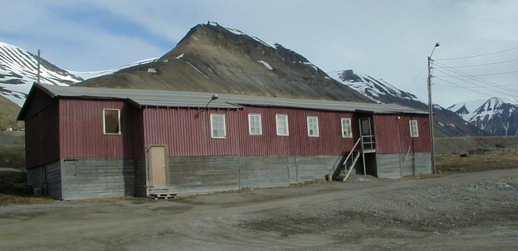 Kulturminner som er nevnt i vedtaket til Sysselmannen og som ikke frigitt, er vist med symbol og sikringssone i plankartet.