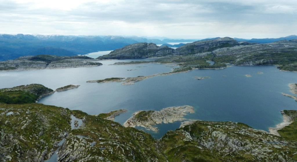 R Fiskeundersøkelser i sju innsjøer i Bjølvo i