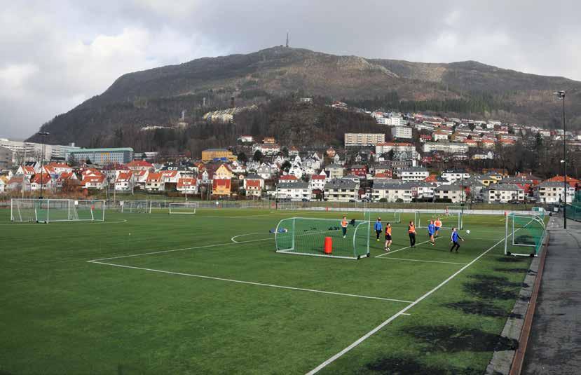 Foto: Christine Hvidsten Idrettsanlegg Idrettsplan 2017-2027 Idrettsbyen Bergen aktiv og attraktiv for alle ble vedtatt i bystyret den 22.mars 2017.