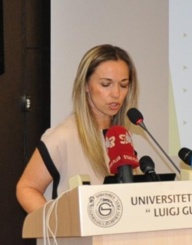 Anila Ferizaj, specialiste në MAS INTEGRIMI I FUSHAVE TË NDRYSHME NË NJË ORË MËSIMORE NË MËSIMIN E GJUHËS SHQIPE NË DIASPORË Kurrikula e përbashkët për mësimin e gjuhës shqipe dhe kulturës shqiptare