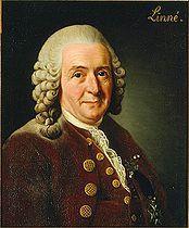 Evolusjon -historie Carl von Linne (svensk botaniker) (1707-1778) fant opp klassifikasjonssystemet for alle levende organsimer.