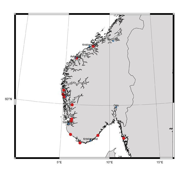 De røde prikkene på figuren viser hvor de store gelékapslene hittil er funnet. Så langt har vi fått inn registreringer fra Aust-Agder til Møre og Romsdal fylke.