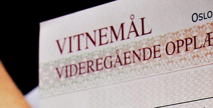 Førstegangsvitnemål og poeng Førstegangsvitnemål er det man får ved å fullføre og bestå videregående skole på planlagt tid Mulig å forbedre fag/karakterer mens man er elev 50% av plassene ved