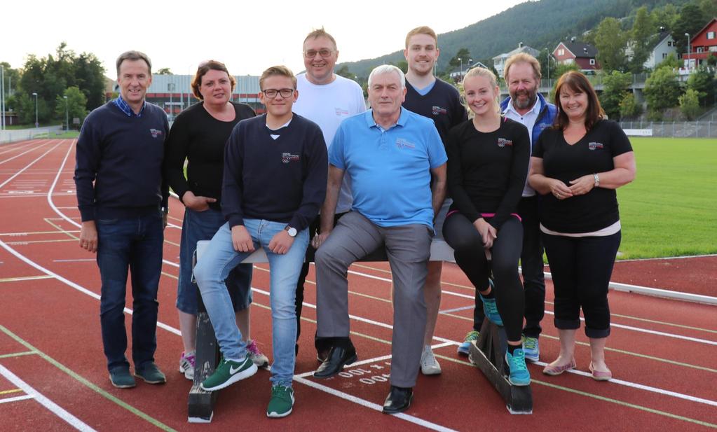 Styret i idrettskretsen 2016-18 Bak fra venstre: Einar