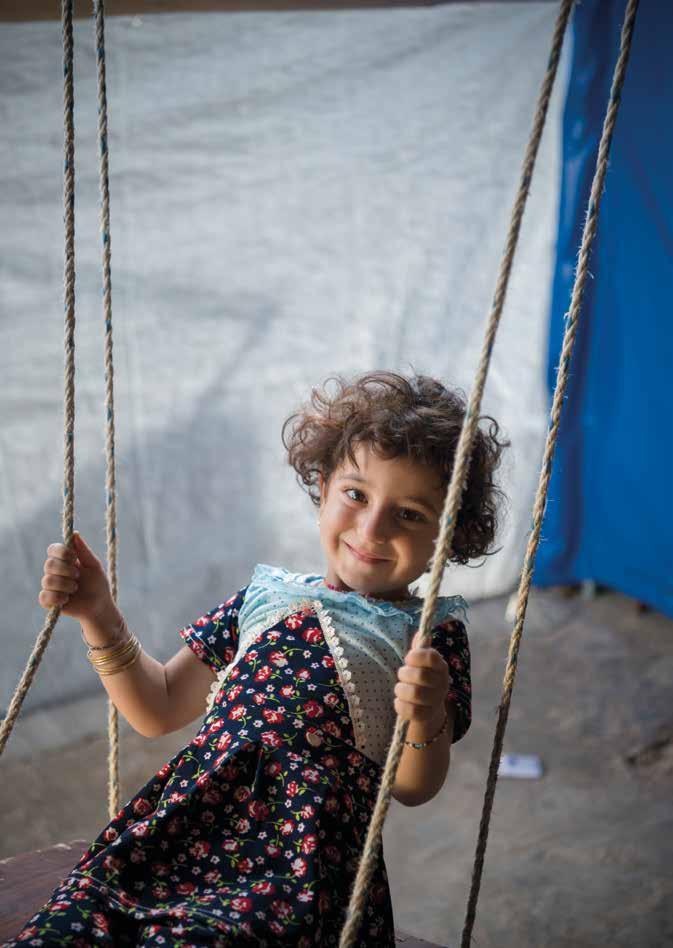 Et barn er født Vesle Ala (10 uker) startet livet i en flyktningleir i Nord-Irak. Heldigvis har hun storesøster Jyan (5).