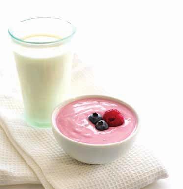 Melk og meieriprodukter Melk og meieriprodukter inneholder flere vitaminer og mineraler kroppen trenger hver dag. Ett glass melk gir blant annet proteiner, vitamin B 2 og B12, fosfor, jod og kalsium.