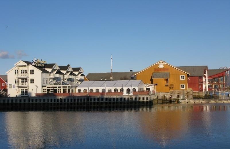 Innseiling mot Svolvær en fin vinterdag.