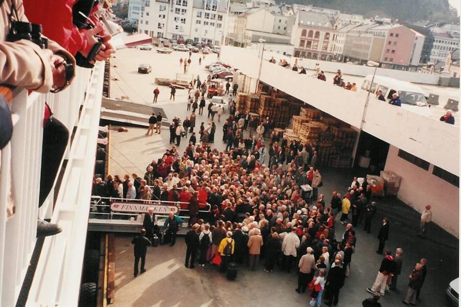 Om sommeren er nordgående hurtigrute faktisk to ganger i Ålesund samme dag: - en gang om morgenen før Geiranger - og en på ettermiddagen etter Geiranger.