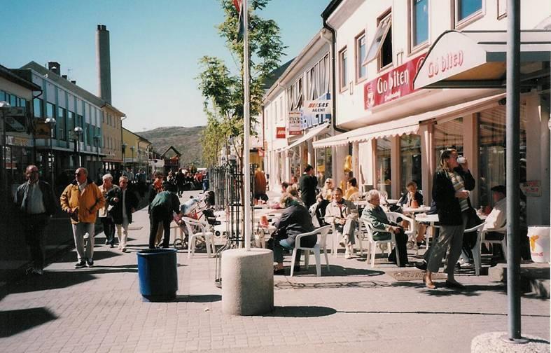 Hurtigrutekaia er i Prestvika litt i utkanten av Kirkenes.