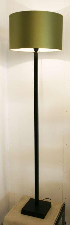 Vilde gulvlampe dark brown 130cm høy før skjerm Fot 20x20cm Skjerm sylinder 40cm