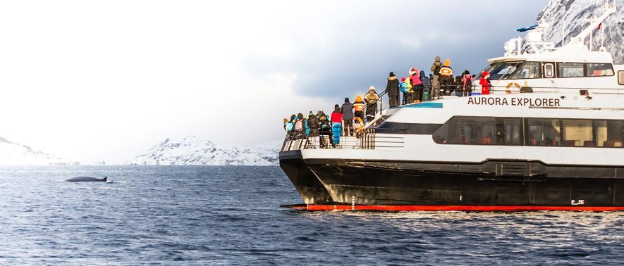 6 Dag 4 Båttur til Pyramiden med Aurora Explorer (F, L, M) Vi seiler mot Esmarkbreen og Oscar II Land, før kursen settes mot den russiske gruvebyen Barentsburg.