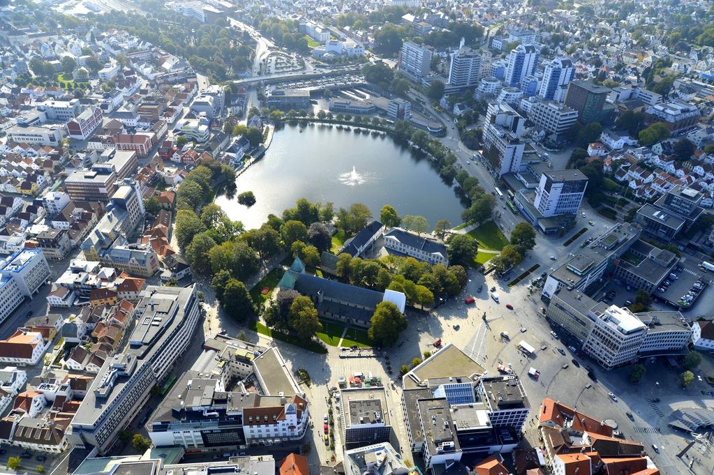 MULTUM NÆRINGSMEGLING Vi besitter solid erfaring innen kjøp og salg av næringseiendom, rådgivning, verdivurdering og utvikling av næringseiendom.