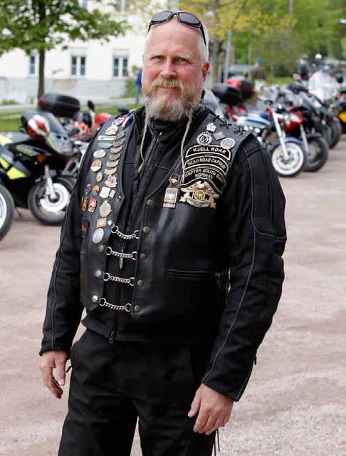 lovlydige mc-klubber motorsykkelens dag: I regi av Norsk Motorcykkel Union i Buskerud, samles hundrevis av MC-entusiaster i Drammen. Leder i Ski MC-klubb, Hans Vestre (t.h.), mener at fellesskap, turer og gleden av å eie og kjøre egen sykkel er MC-kultur i et nøtteskall.