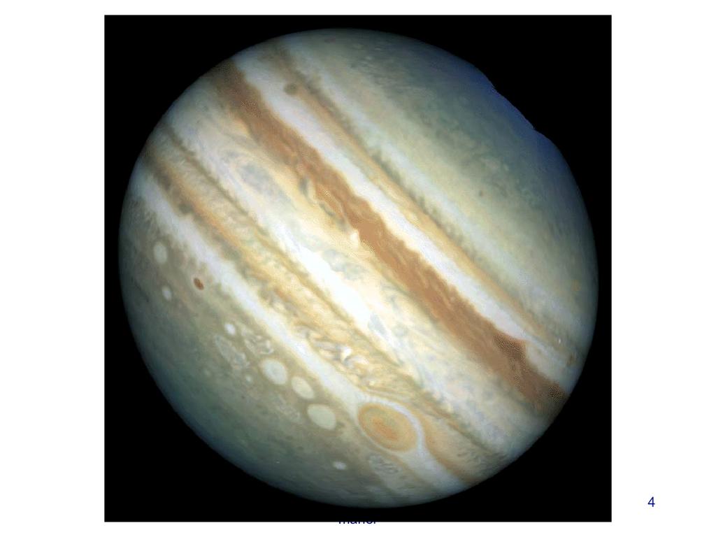 Skybånd og flekker. Jupiters atmosfære har skybånd som løper parallelt med ekvator. De er vekselvis lyse og mørke. Dette er delvis en temperatureffekt. Atmosfæren har også flekker.