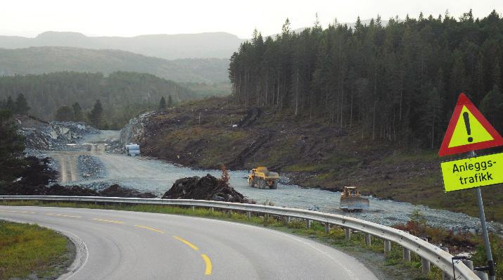 Brekstad bygges om. Ferdigstilles høsten 2018. Innspurten Fv 14 Sumstad - Hellfjorden i Roan En 500 meter lang tunell erstatter den rasfarlige vegen i åsen mellom Sumstad og Hellfjorden.