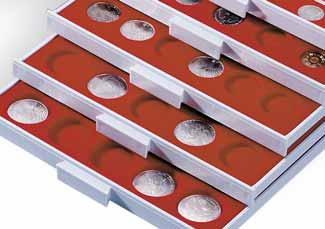 40 Myntbokser MB Myntbokser MB Den optimale presentasjon av dine mynter! LEUCHTTURM har over 70 forskjellige myntbokser på lager, varierende i farge, form og romformat.