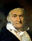 Kap. 5..6 Kap.. Gauss lov Vi skal se på: Fluksen til elektrisk felt E Gauss lov Integralform og differensialform Elektrisk ledere. Efelt fra Coulombs lov: q E k r r E k n q r n n r n dq E k r r tot.