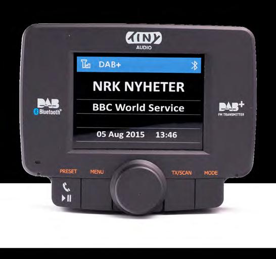 Tiny Audio C3+ henter strøm fra 12V-uttaket i bilen, og sender DAB-lyden videre som