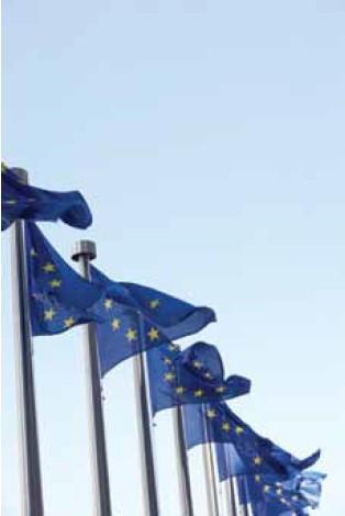 Formål med ny lov (I) Implementering av 3 EU-direktiver: - Det reviderte betalingstjenestedirektiv (PSD 2) avtalerettslige
