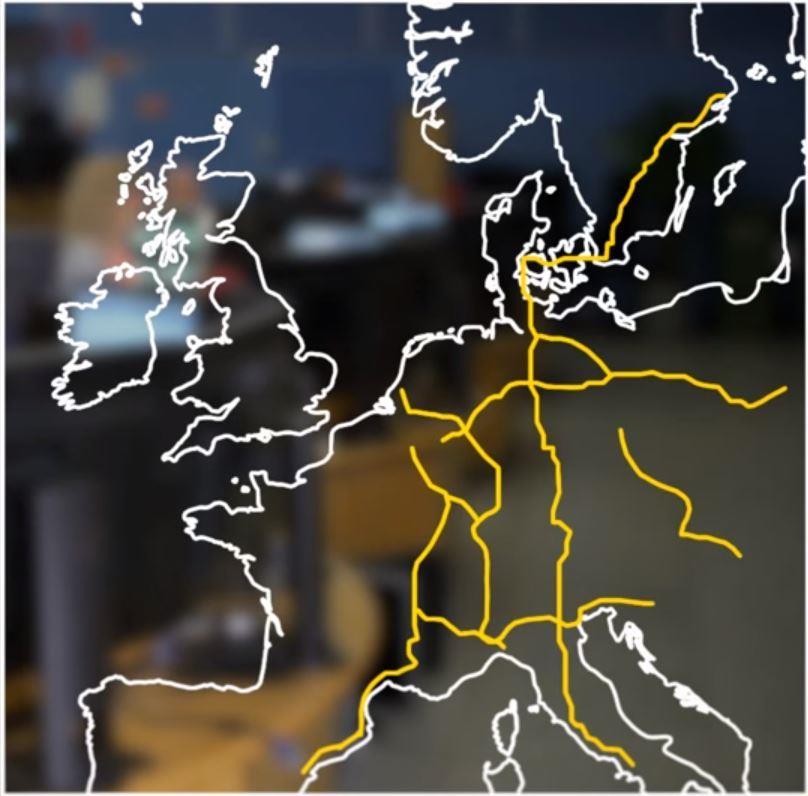 ERTMS er vedtatt som standard i Europa for trafikkstyring European Rail Traffic Management System Ett system for alle land i Europa Skape større konkurranse i leverandørindustrien Sikre fremføring og
