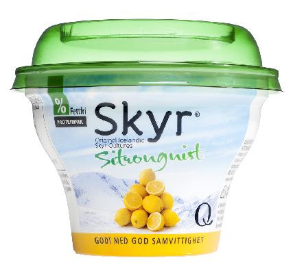 / 1 porsjon no SKYR Skogsbær & Vanilje 93 kcal per beger à 160 g 58 kcal 0,2 g fett 3 g karbohydrat hvorav 3 g sukkerarter 97 mg kalsium Skyr Skogsbær & Vanilje er fettfri og uten tilsatt sukker.