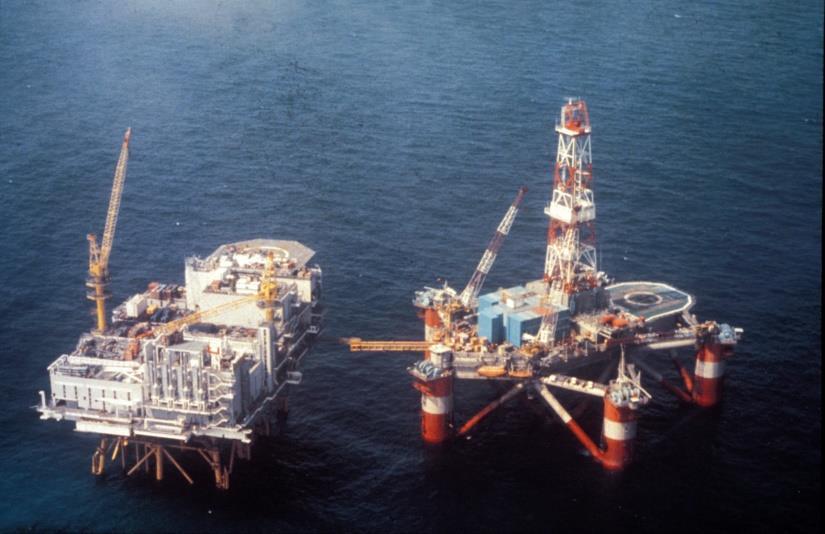1. Innledning 1.1 Bakgrunn Mot slutten av 1950 årene var det nesten ingen av Norges eksperter som trodde at det fantes olje i Nordsjøen.