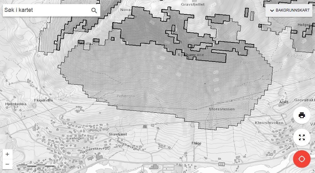 Aktsemdskartet for steinsprang (Figur 12) viser at det næraste potensielle utløysingsområdet (mørkegrå felt) ligg tett oppunder Nova og Gravsfjellet i