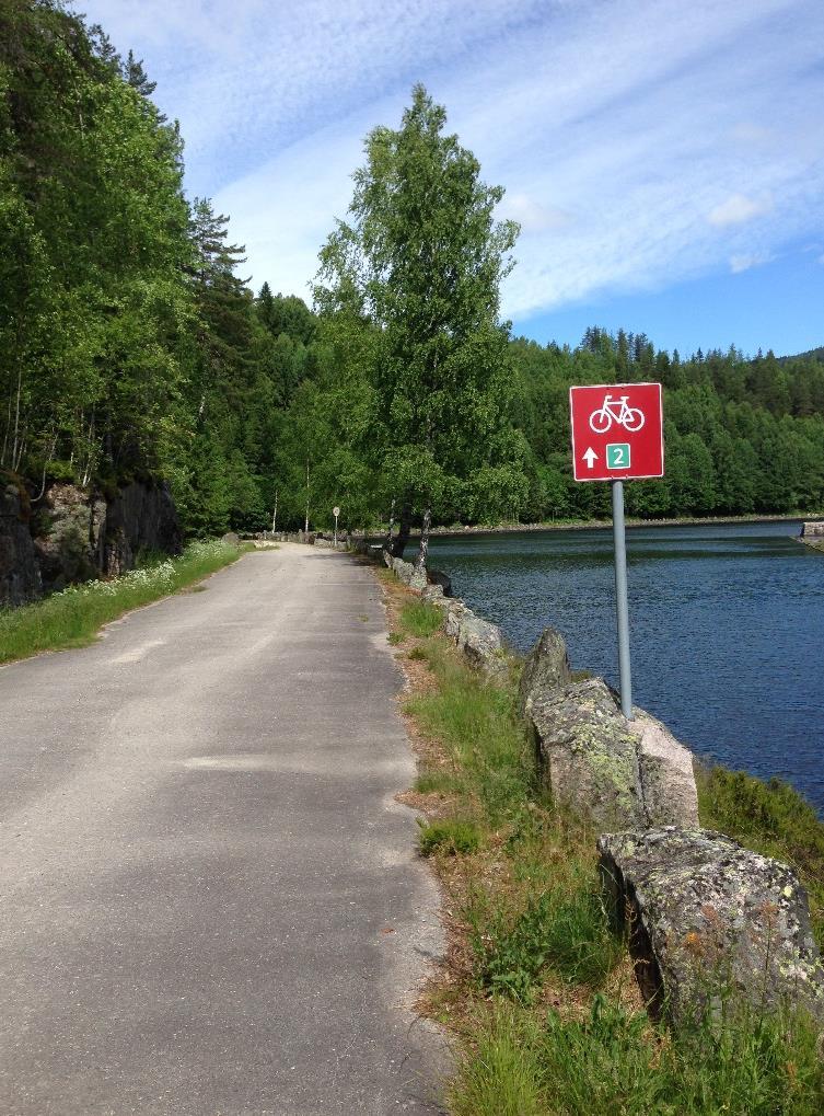 Nasjonale sykkelruter basis for sykkelturisme Nasjonal sykkelstrategi 2014-2023 Sykling sterkt økende ferie og fritidsaktivitet Statens vegvesen pådriver for å realisere rutene i samarbeid med andre