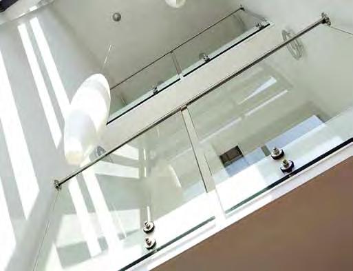 Sikkerhetsnormen fra Glass og Fasadeforeningen gir en meget god veiledning vedr. glassvalg, konstruksjons- og innfestingsdetaljer.