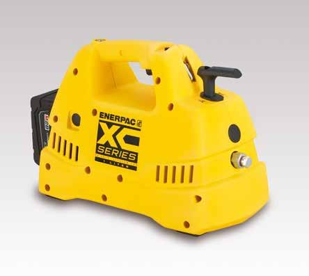 XC-serien, ledningsfrie hydrauliske pumper Vist: XC-1201ME Ytelsen i en pumpe med ledning En håndpumpes bærbarhet GA45GC Manometer med adapter Beskytt deg mot overbelastning av systemet ved ganske