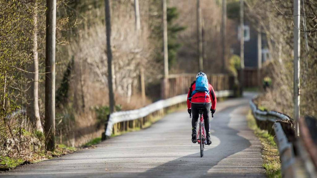 Regional transportplan Hordaland 2018-2029 5.2.9 Auka satsing på gange og sykkel For å fremme meir sykkel og gange, ønskjer fylkeskommunen å ta eit sterkare grep om utbygging av gang- og sykkeltilbodet i fylket.