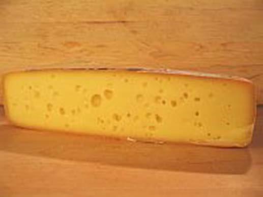 Gjær i ost Gjær og meieriprodukter: Det er langt fra alle gjærtyper som kan vokse i melk Nødvendige næringskilder: Karbohydrat Protein Fett Mineraler, vitaminer osv Luft