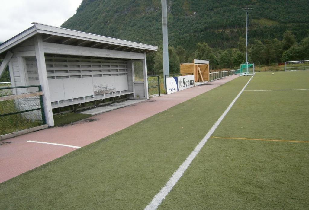 VOLDA STADION KUNSTGRESSBANE B Side 15