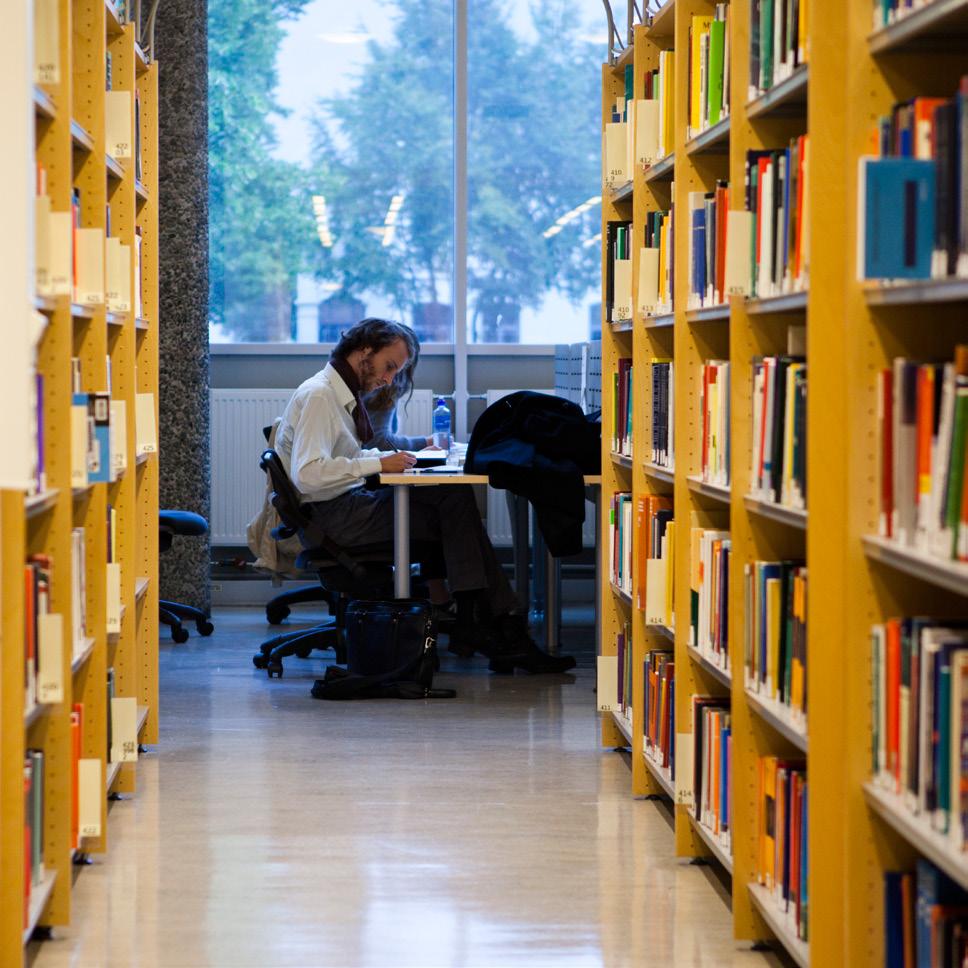 8. FAGLITTERATUR Universitetsbiblioteket Universitetsbiblioteket (UB) er eit moderne læringssenter og ein del av det faglege og pedagogiske tilbodet ved UiB.