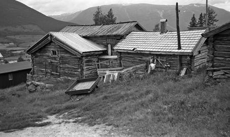 steder i Skjåk ble flyttet hit og bygd sammen i vinkel.