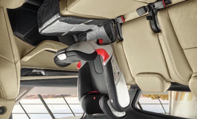 KAROQ har ISOFIX-fester for to barneseter som standard. Med dette systemet festes barnesetene direkte til karosseriet.