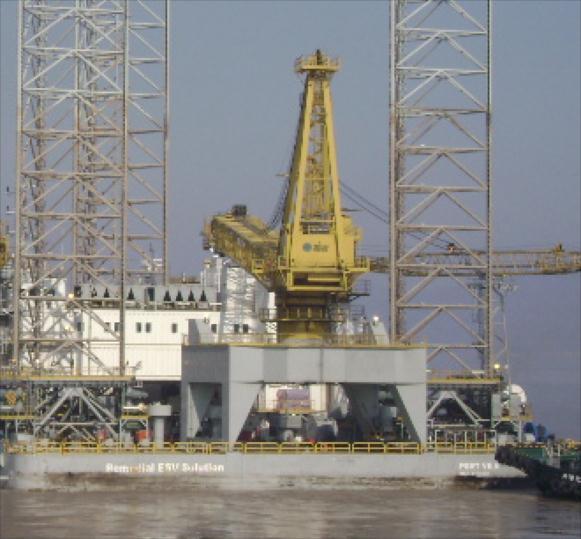 Crane-Barge Heavy Lift Crane Port