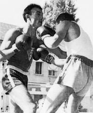 150 Arif Ibrahimovi} LAKONOGI KONTRA[ Arif Ibrahimovi}, dvostruki juniorski i dvo struki seniorski prvak Jugoslavije i vice - {ampion Balkana, ro en je u Ni{u, 1946. godine.