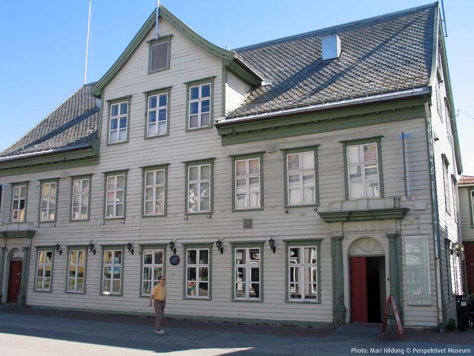 Folkets Hus - nå Perspektivet museum ble oppført i 1838 og ligger helt nord i Storgata.