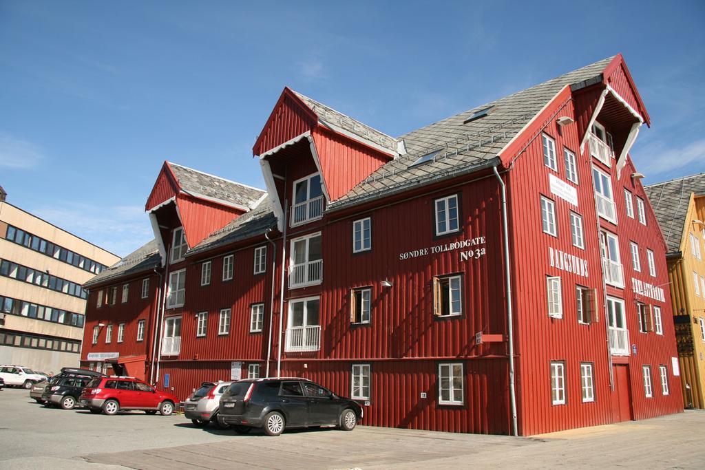 Bryggehus Bangsundbrygga nord for Torghuken ble oppført etter bryggebrannene i 1896 og 1902.