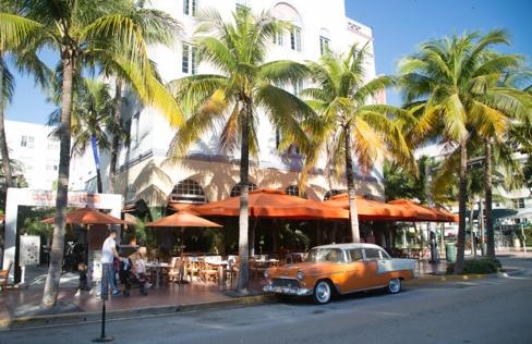 South Beach, Miami I løpet av de siste par tiårene har det historiske Art Deco-distriktet på South Beach i Miami blitt gradvis restaurert og revitalisert.