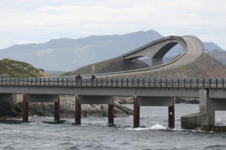 Beskrivelse; Driftsform: Under utbygging til familiebolig, turisme, fisketurisme, turisthytter, hotell. Andre opplysninger: Eiendommen er på 19,9 da.