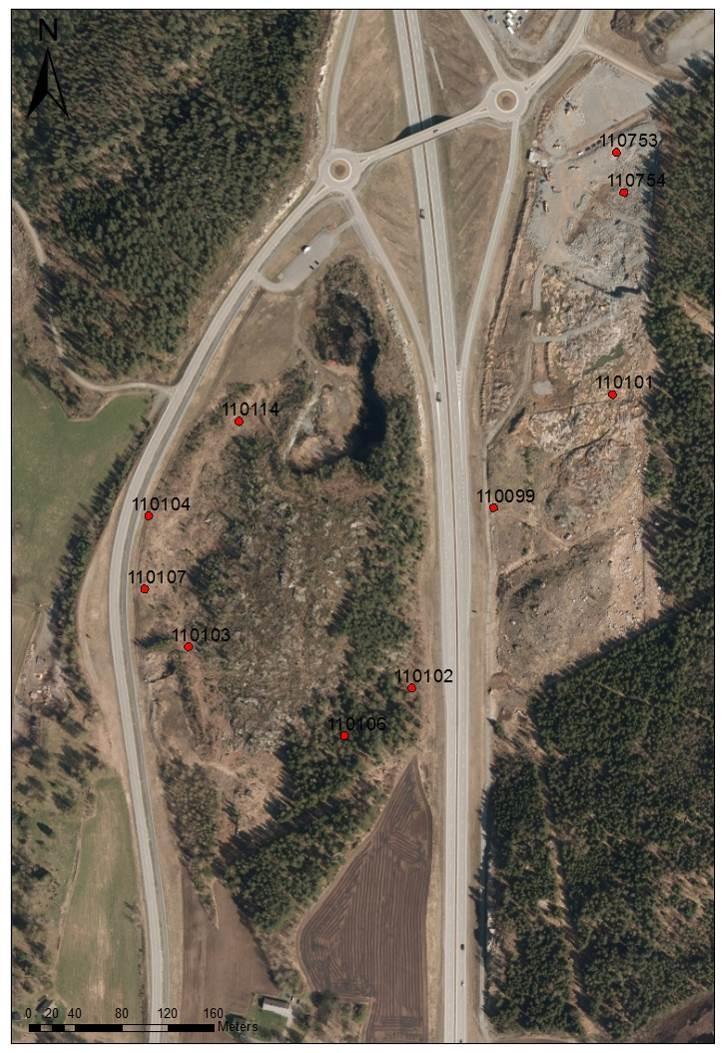 5 UTGRAVNINGSRESULTATER Figur 4: Flyfoto med registrerte kullgroper innenfor tiltaksområdet markert med
