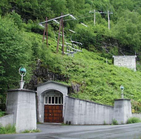 Fra Heimste Kaldhussætervatn går vannet i tunnel og rørforet trykksjakt ned til stasjonen. Fra stasjonen går vannet ut i Onilsavatn, som er magasinet for Tafjord 1.