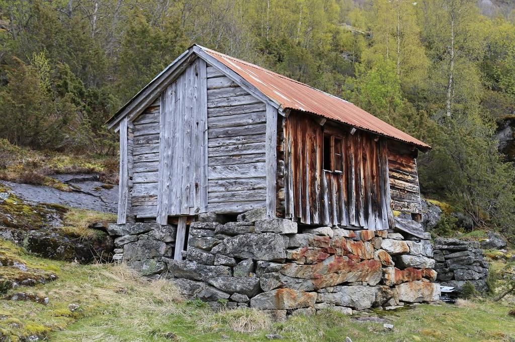 Bilete 3,4,5: Anders-selet sett frå ulike vinklar.