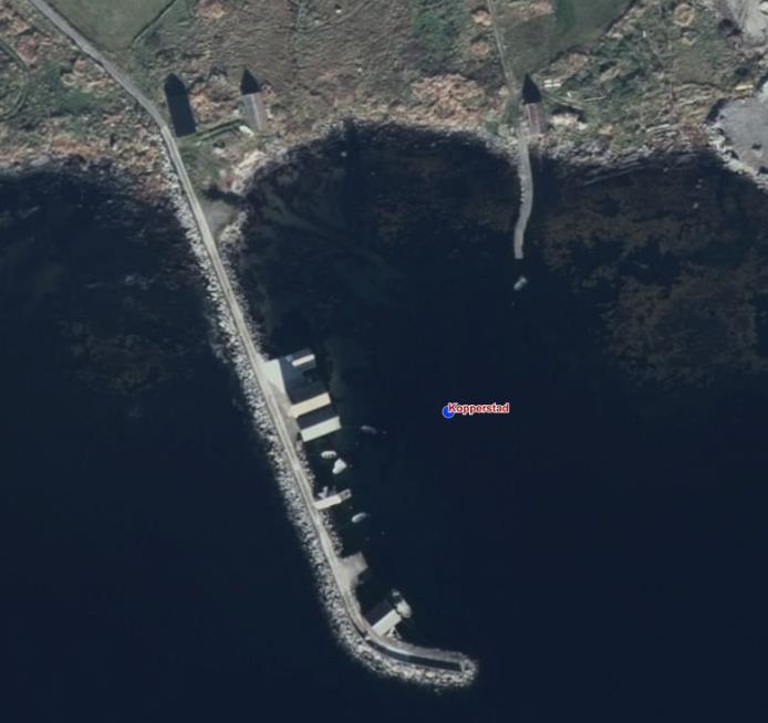Kopperstad fiskerihavn Denne havna ble påbegynt som nødsarbeid med bygging av 170m molo i 1941,