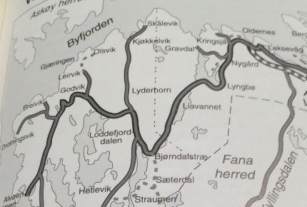 Det ble mulig å opprette bussforbindelse mellom Gravdal og Bjørndal på midten av 1920-tallet, og frem til Alvøen i 1925(ibid.).