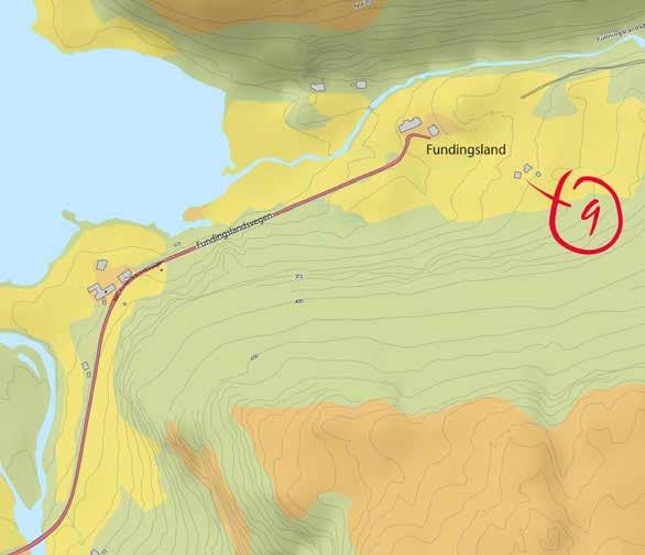 Skatt nr 8. er å finna like ved RV13. I luftline er det kort avstand her i frå til skatt nr 7. Det er ein fin rasteplass her og ei bru som du også bør studera, men det er ikkje den som er skatten.